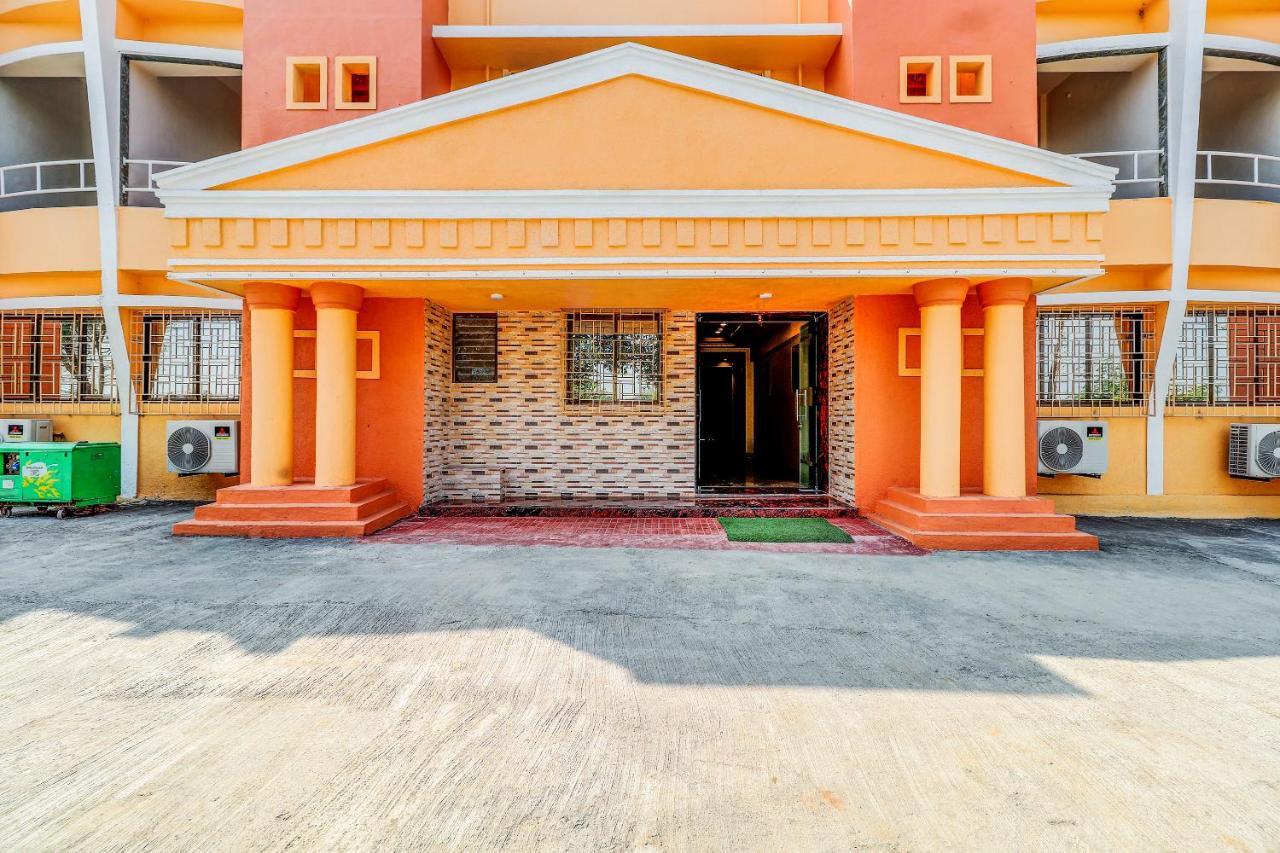 Hotel Apratim Lodging & Boarding Ulhasnagar ภายนอก รูปภาพ