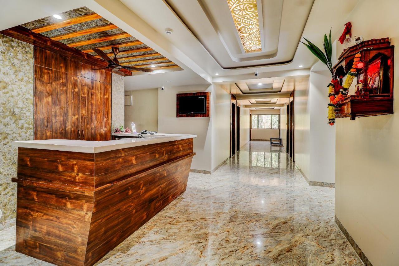 Hotel Apratim Lodging & Boarding Ulhasnagar ภายนอก รูปภาพ