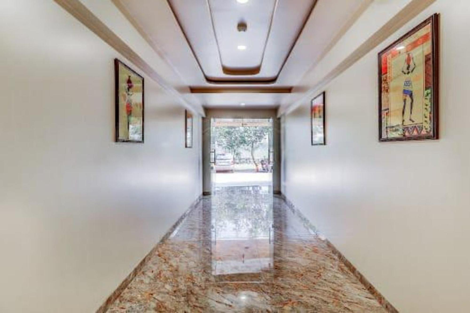 Hotel Apratim Lodging & Boarding Ulhasnagar ภายนอก รูปภาพ